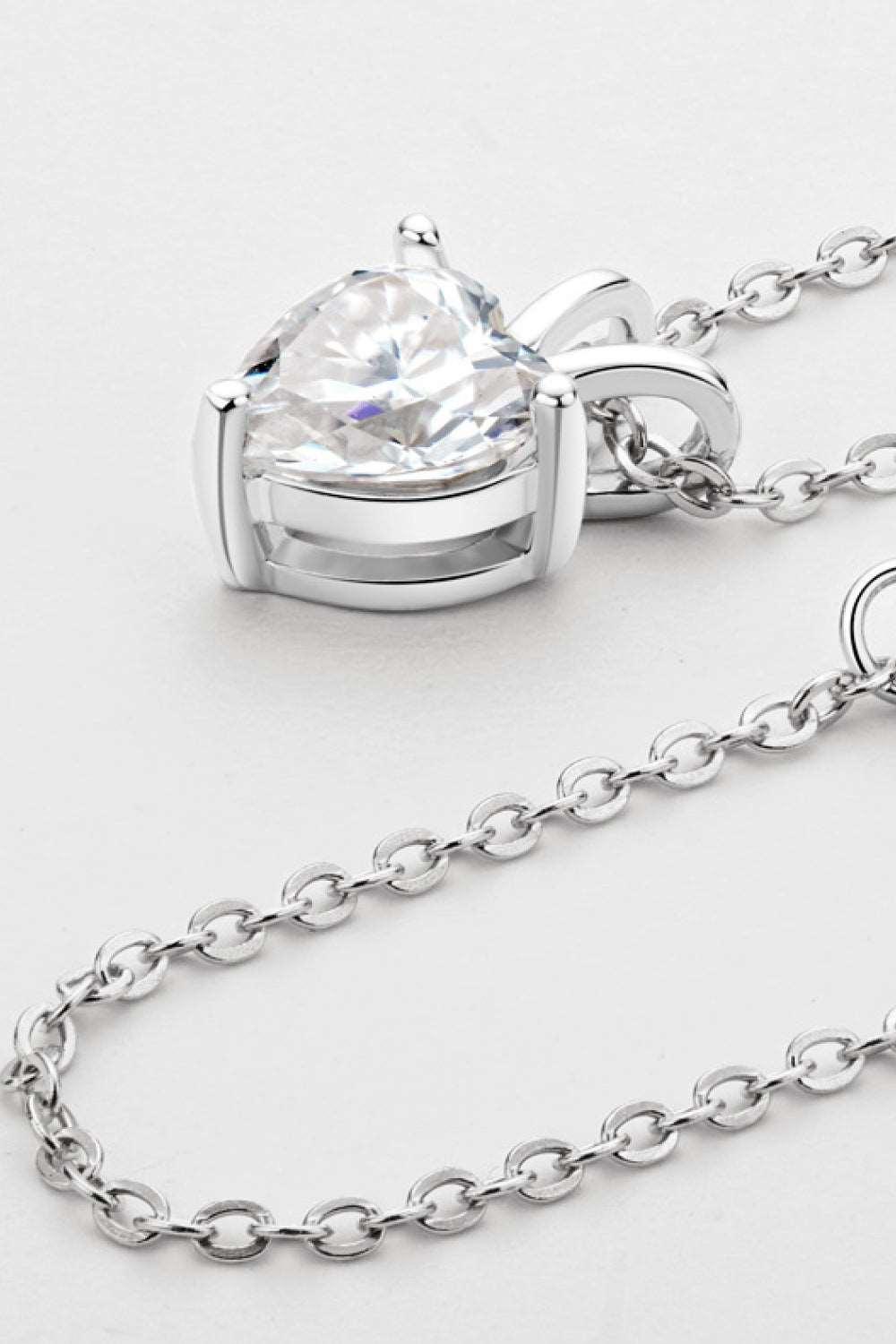 1 Carat Moissanite Heart-Shaped Pendant Necklace Carauana Store