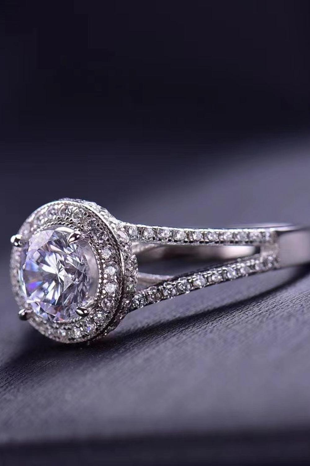 Shiny and Chic 1 Carat Moissanite Ring Carauana Store